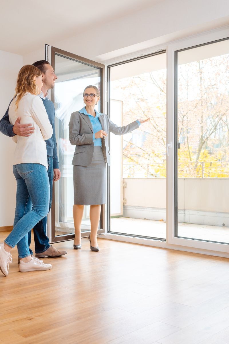 Home buyers exploring homes for sale in Geneva, Illinois as Fox Valley prices remain steady in 2025